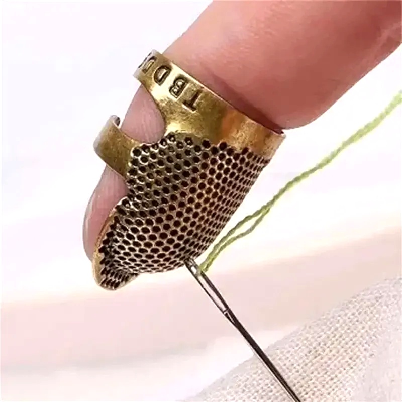 Sewing Thimble Metal - ปลอกนิ้วปรับระดับได้สำหรับงานเย็บปักถักร้อยแบบวินเทจ ทำมือ ป้องกันการลื่นไถล แหวนปักลาย ที่กดเข็มแบบวินเทจ ที่จับเข็ม