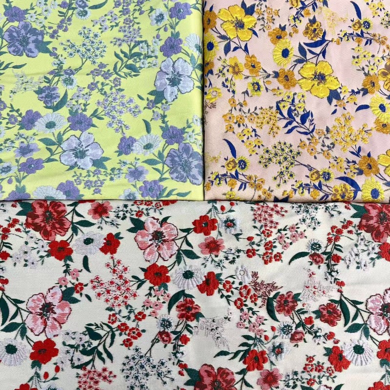 Vintage Sewing Textile - ผ้าแจ็คการ์ดลายดอกไม้เล็กสีแดงสไตล์จีนโบราณ ชุดฮั่นฝู ชุดกี่เพ้า วัสดุงานฝีมือ DIY สำหรับตัดเย็บเสื้อผ้าและสิ่งทอ